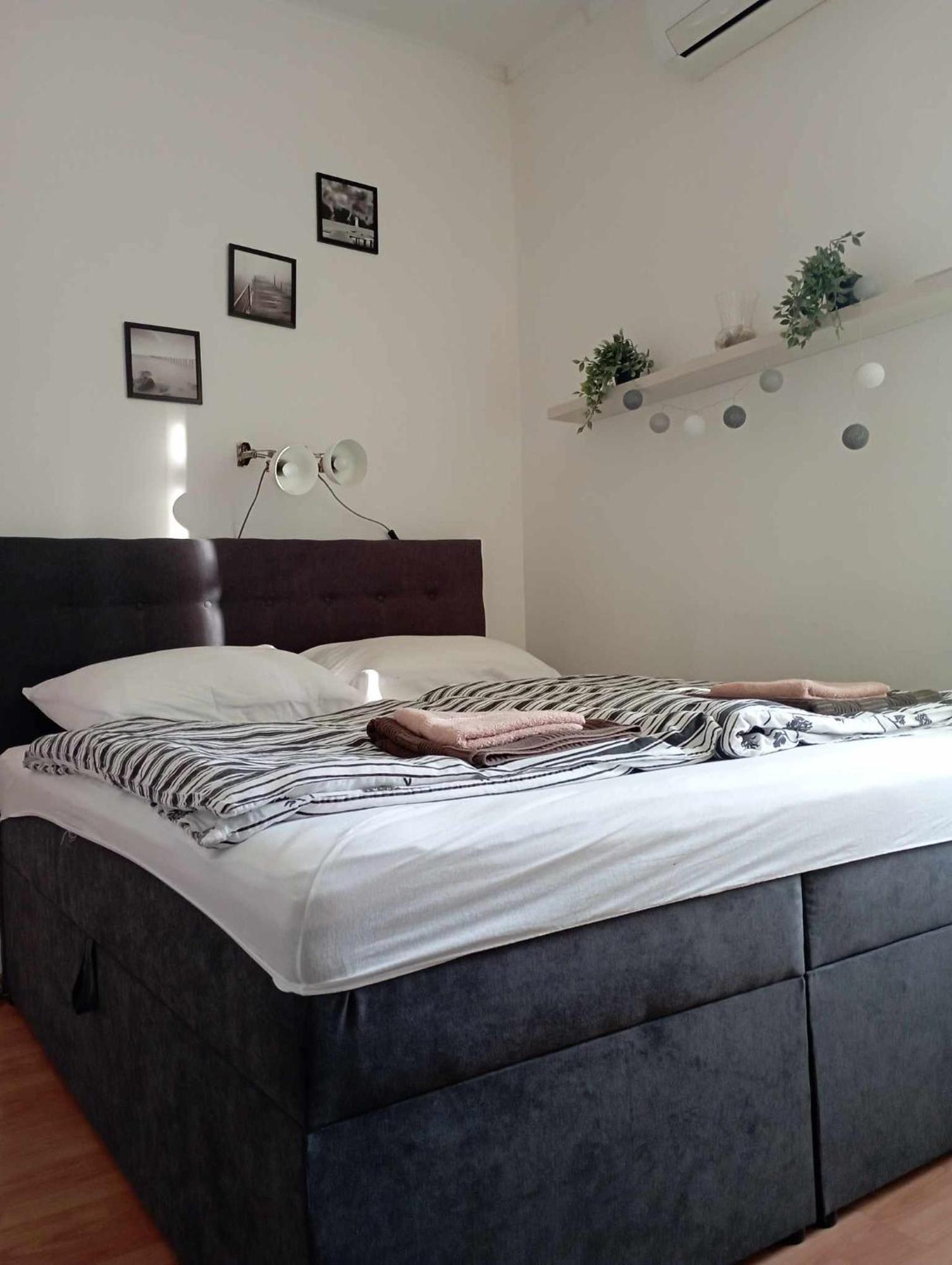 Angela Apartman *